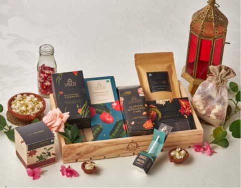 Handcrafted Festive Gift Trays: Buy Festive Gift Boxes Online – Advait  Living